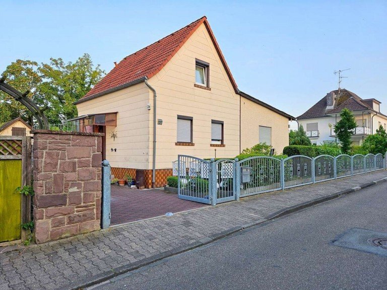 Ansicht Mrfelden-Walldorf Einfamilienhaus Walldorf: Haus BJ 1938 auf schnem Grundstck