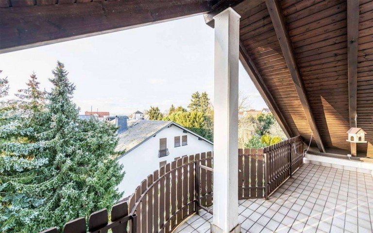 Blick vom Balkon Langen (Hessen) Dachgeschosswohnung Wohnung mit Balkon in Top-Lage am oberen Steinberg